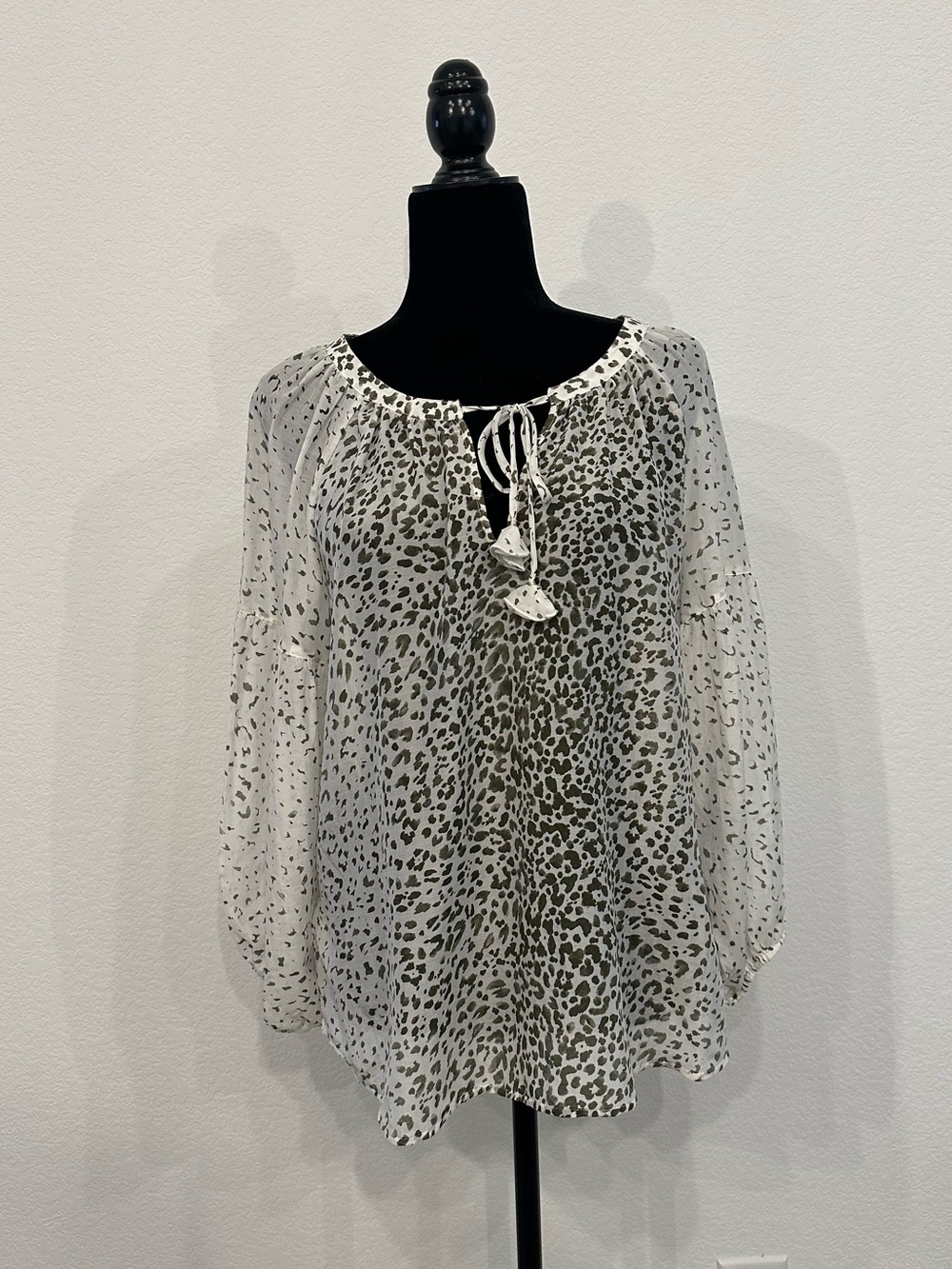 Tommy Bahama White and Gray Leopard Tie-Neck Peasant Blouse